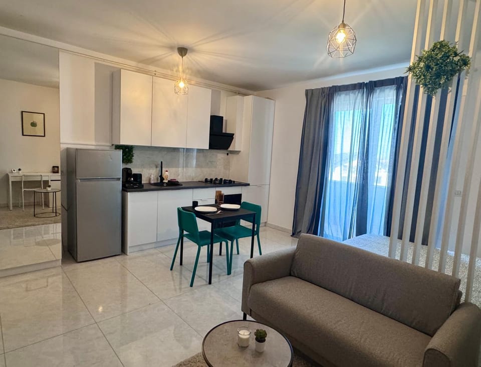 TV and multimedia, Kitchen or kitchenette, Living room, stove