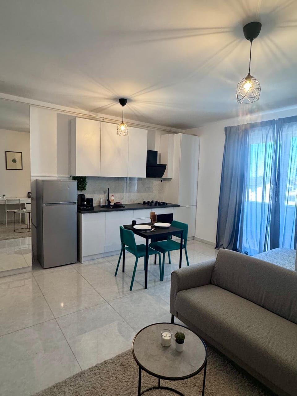 Kitchen or kitchenette, Seating area, Dining area