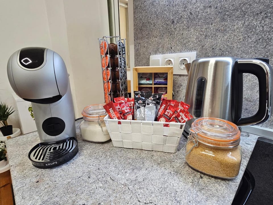 Coffee/tea facilities, Kitchen or kitchenette, Food and drinks, Food, minibar