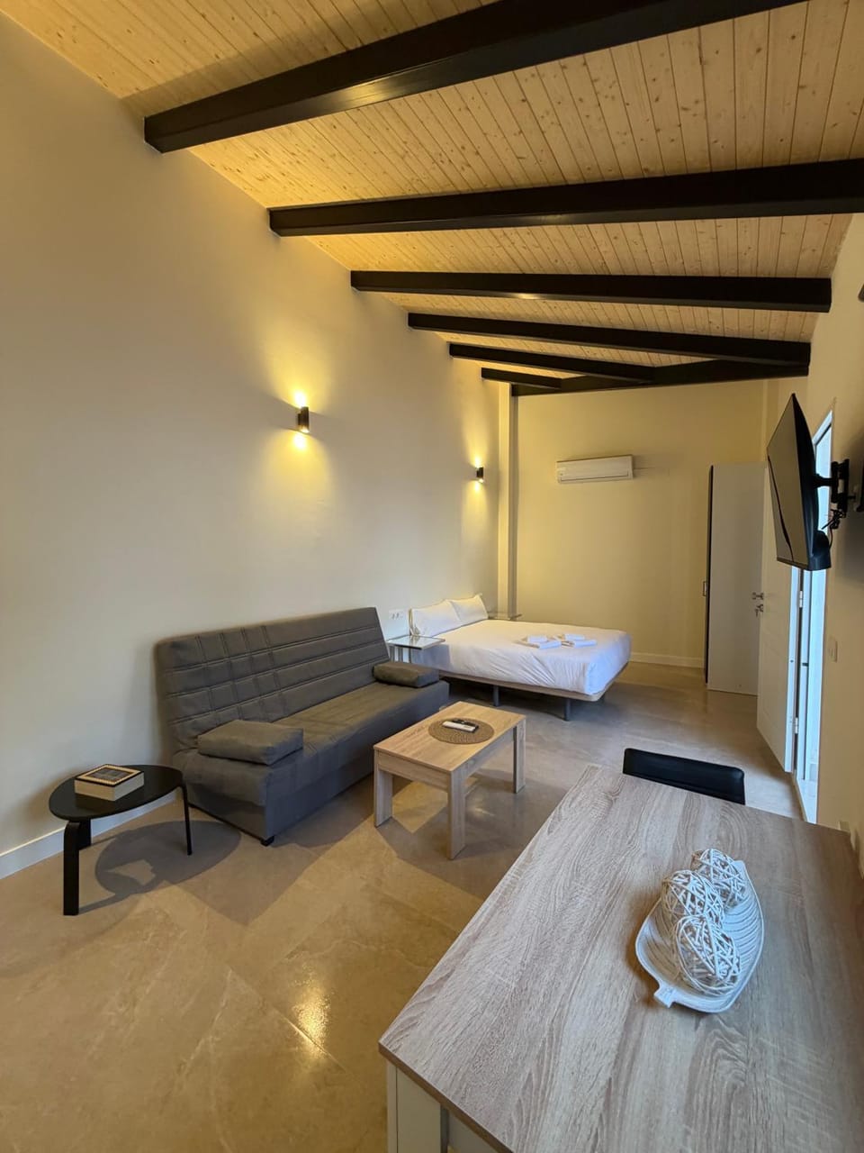 Living room, Photo of the whole room, Seating area