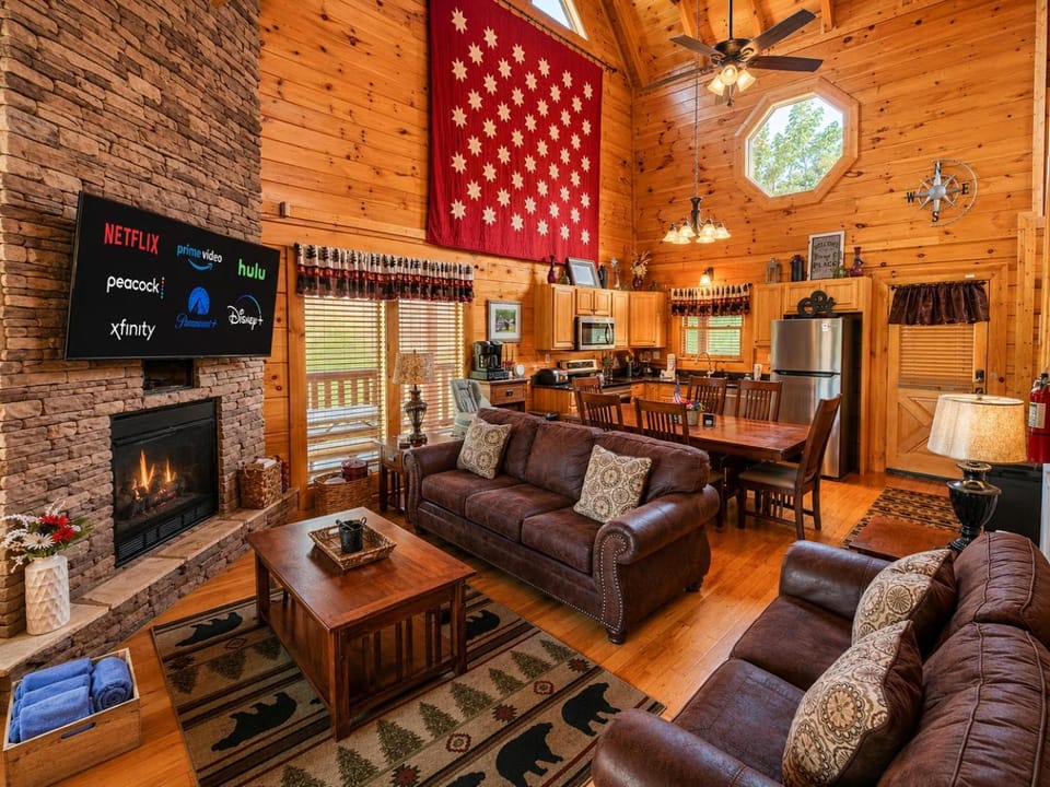 Living room, Seating area, Dining area, kitchen