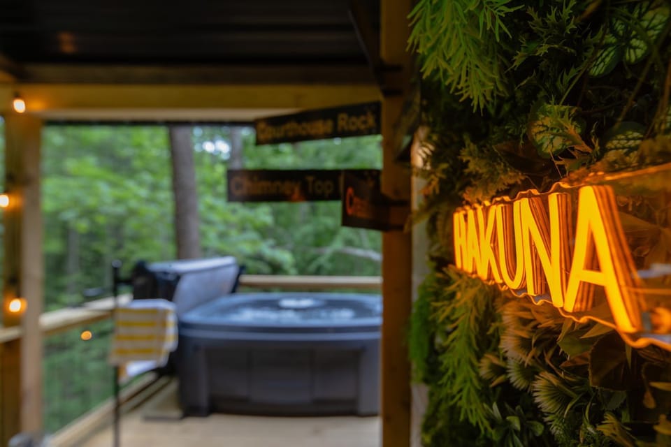 Hot Tub, View (from property/room), Balcony/Terrace, Logo/Certificate/Sign