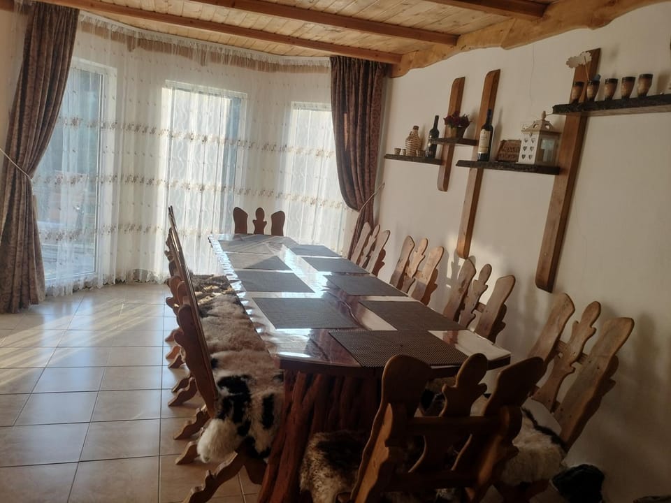 Cabana Zănoaga House in Romania