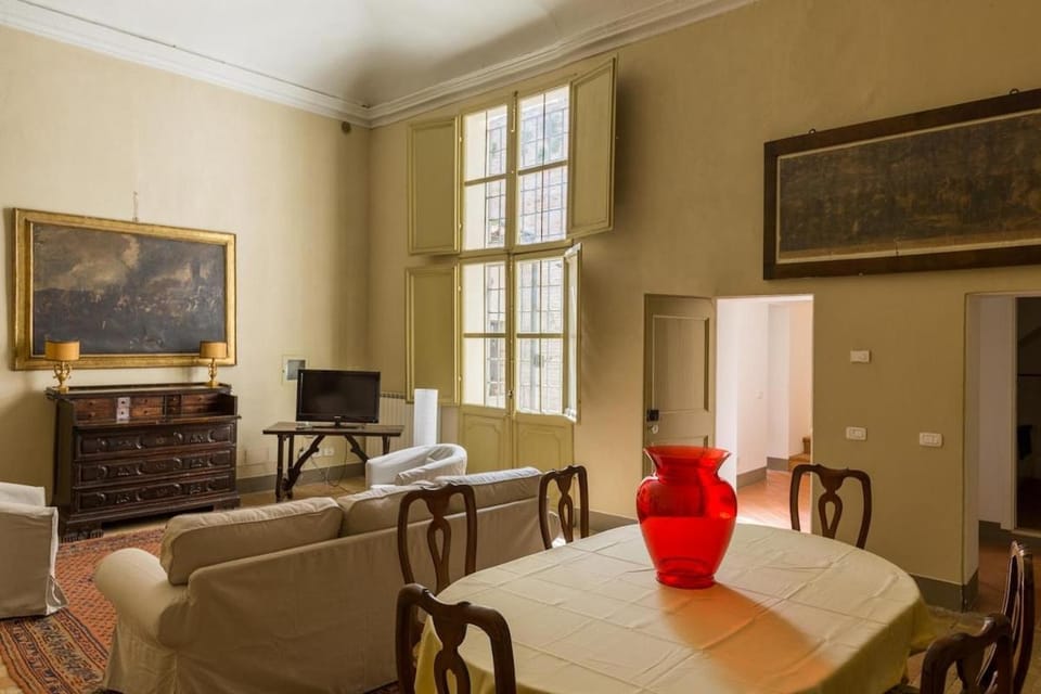 Dimora Castracane - Casa in palazzo storico del 1400 con chiostro, balcone e parcheggio privato House in Fano