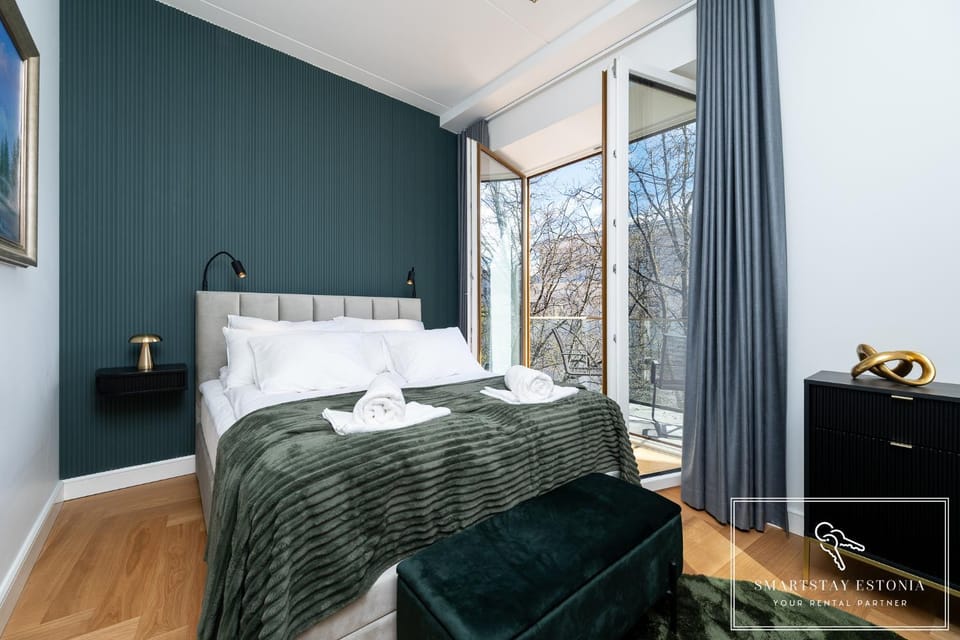 High-End 2BR, Ambassador building, Lift, Skyline view Apartment in Tallinn