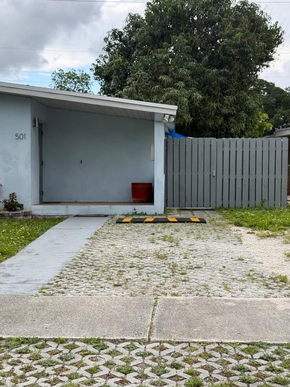 Cozy Queen Studio Patio BBQ and Free Parking Apartment in Hollywood