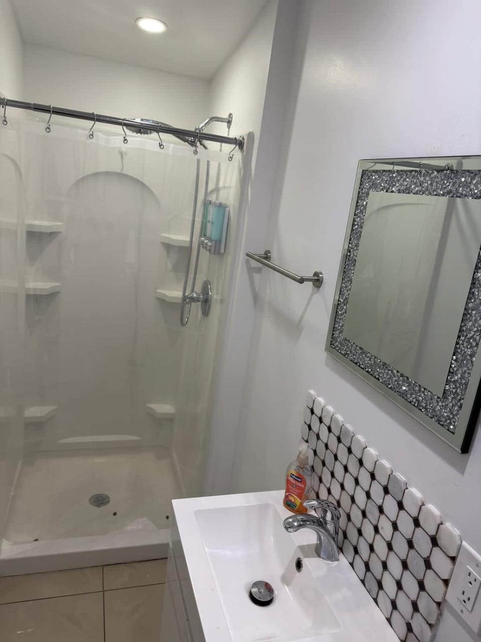 Cozy Queen Studio Patio BBQ and Free Parking Apartment in Hollywood