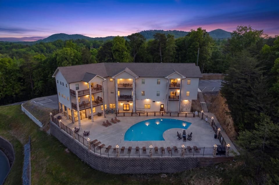 Serenity Ridge 322 - Pool TablePatioPool Access Apartment in Pigeon Forge