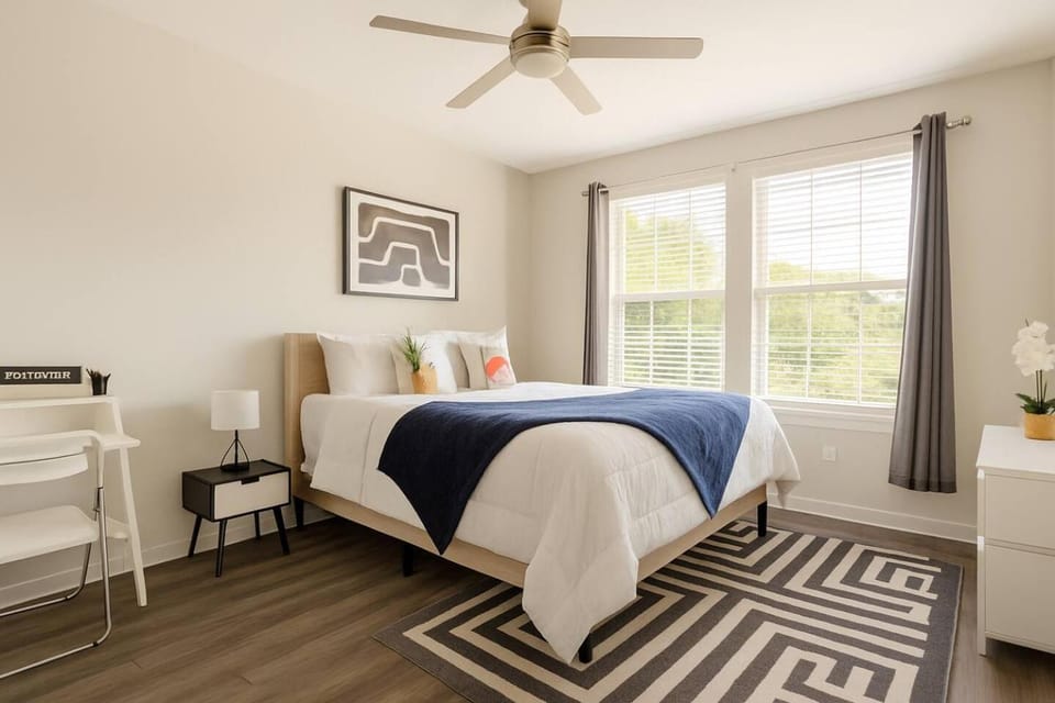 Luxury 1BR • Pool & Gym • Close to Downtown Apartment in Ocoee