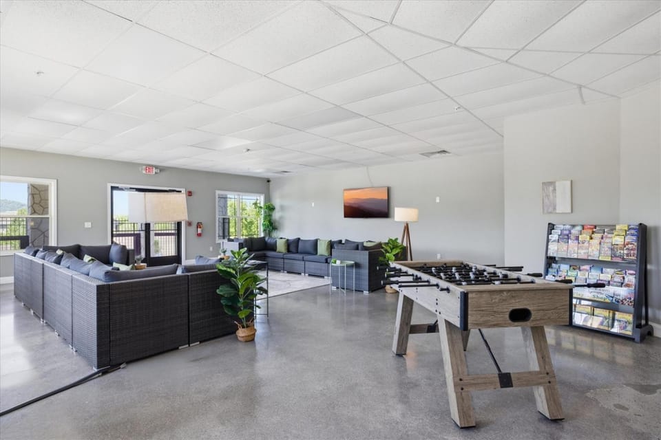 Serenity Ridge Clubhouse Unit 2- PoolFirst-Floor Apartment in Pigeon Forge