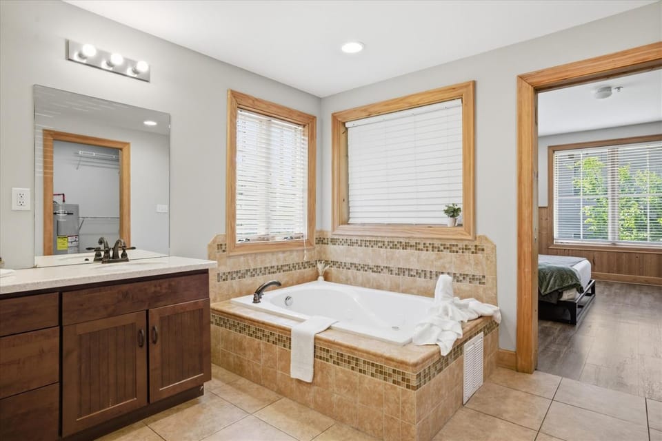 Serenity Ridge Unit 711 - Single-Level Group Stay Apartment in Pigeon Forge