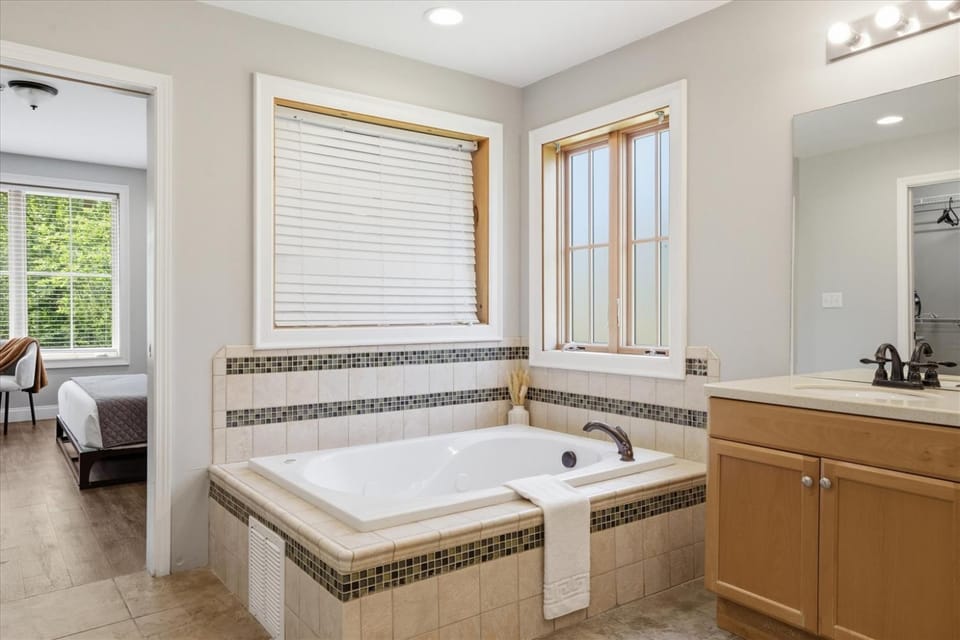 Serenity Ridge Unit 712 - Group StayPool Access Apartment in Pigeon Forge