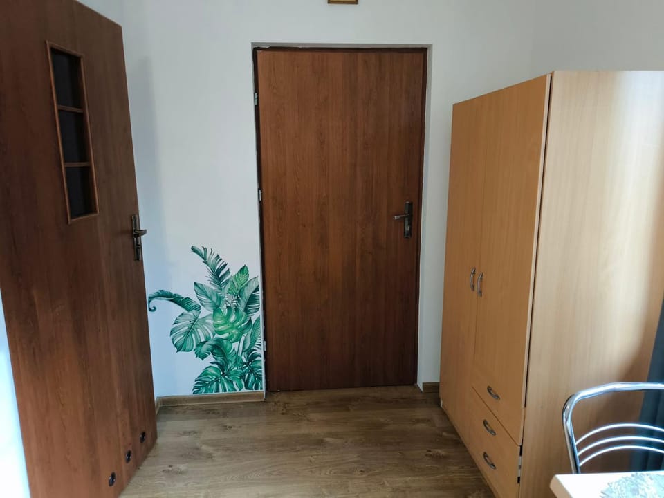 Photo of the whole room, wardrobe