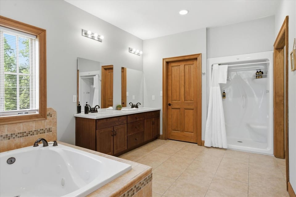 Serenity Ridge Unit 722 - FamilyPool AccessWiFi Apartment in Pigeon Forge