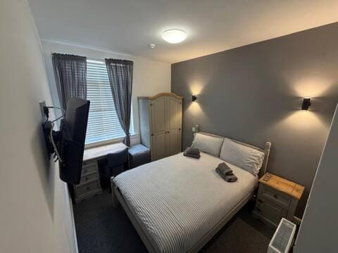 Rooms on Dunnikier Road, Kirkcaldy, Fife - opposite Victoria Hospital Vacation rental in Kirkcaldy