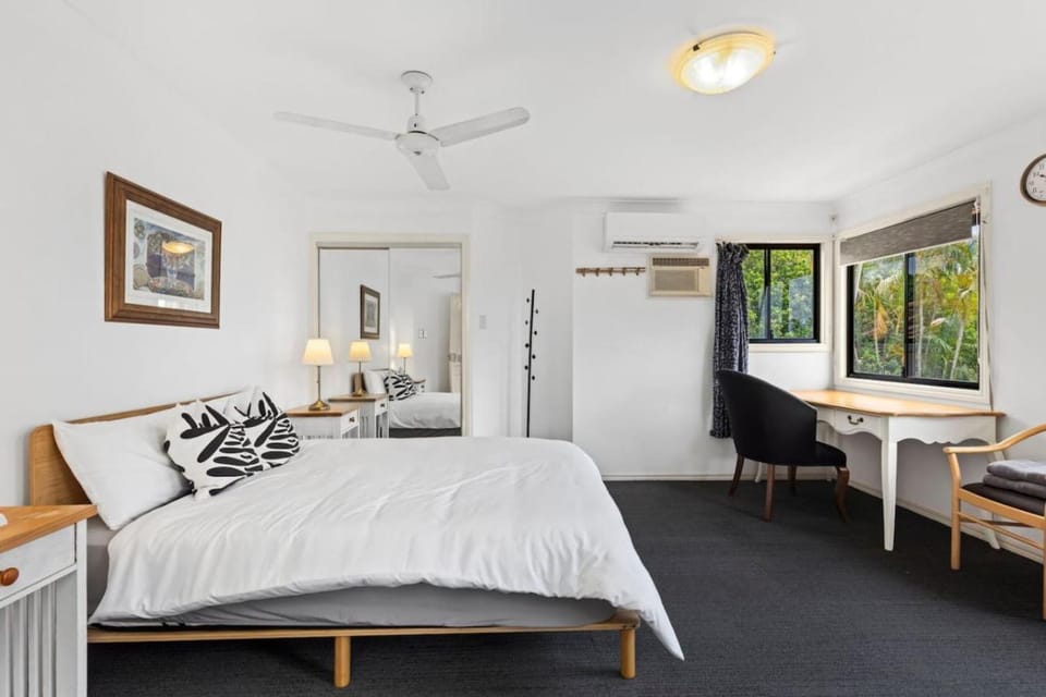 4BR Villa with Pool and Garden - Daisy Hill Villa in Brisbane