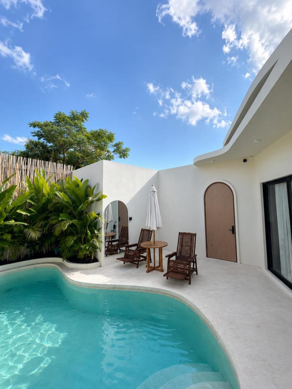 Swimming pool