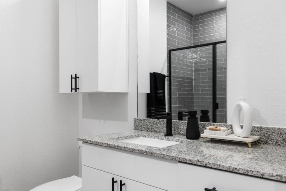 Fresh 3BR Bishop Arts - Gym, Yoga, Game Lounge Apartment in Dallas