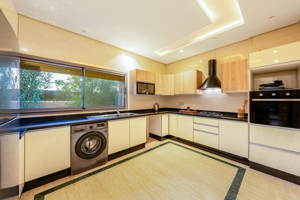 Kitchen or kitchenette, dishwasher, fireplace, minibar, oven, pet friendly, stove, washing machine, dryer