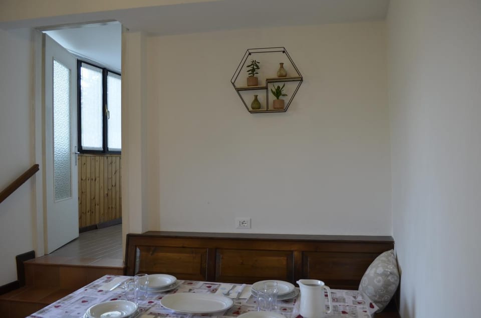 Dining area, Lunch