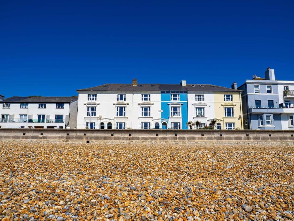 Luxury Seafront Villa for 12 with Ocean Views House in Folkestone