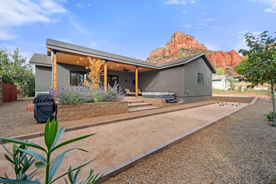 New Build w Epic Views Walk to Chapel Trails House in Sedona