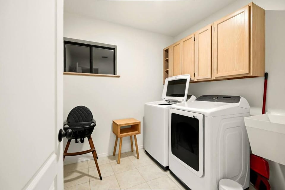 Epic Sedona Stay Heated pool Spa YogaStudio Games House in Sedona
