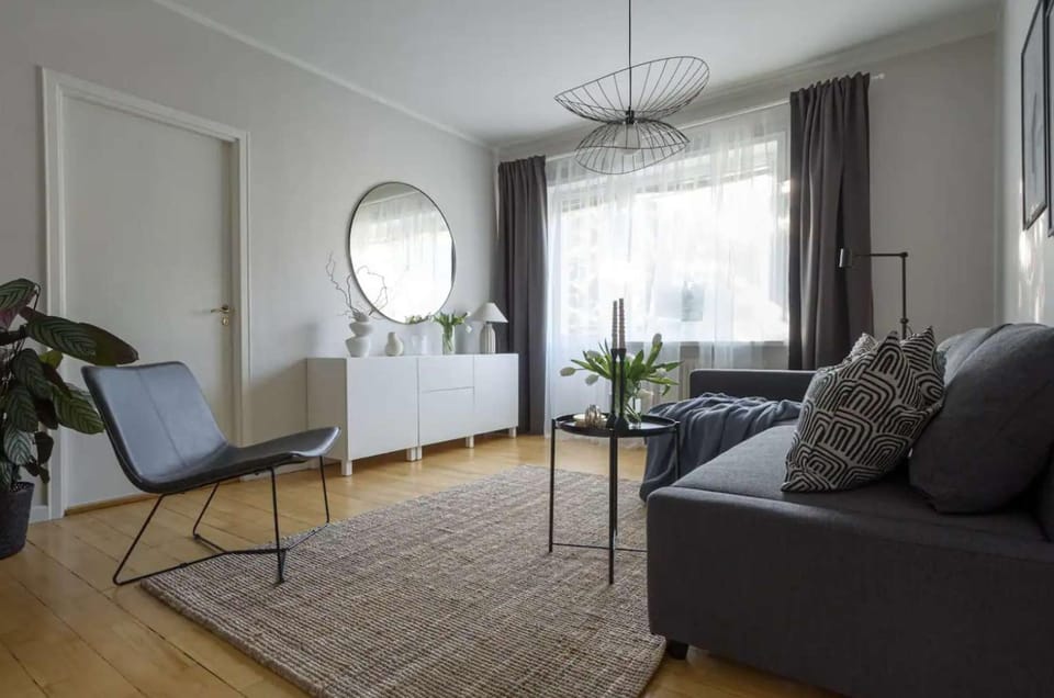 Modern 1BR Apartment with Balcony 20min to City Apartment in Stockholm
