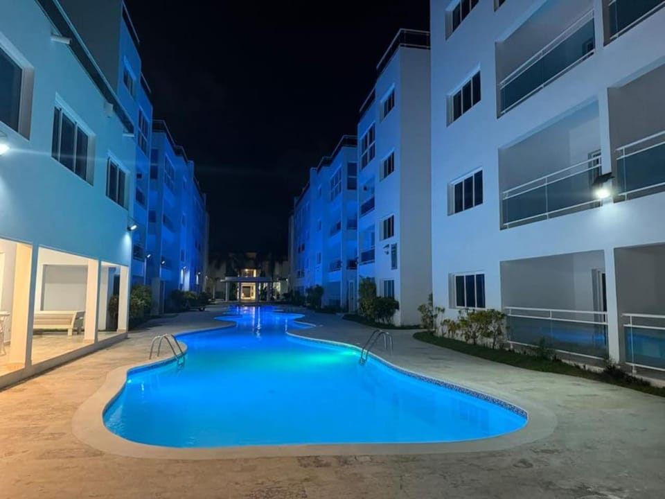 Beachfront Condo, 2 Pools, Private Beach, 8 Guest House in Punta Cana