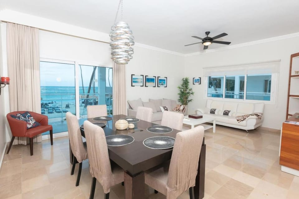 Beachfront Condo, 2 Pools, Private Beach, 8 Guest House in Punta Cana