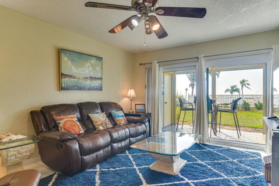 Pool Access! Extended Base 2 Mi to St Pete Beach House in Isla del Sol
