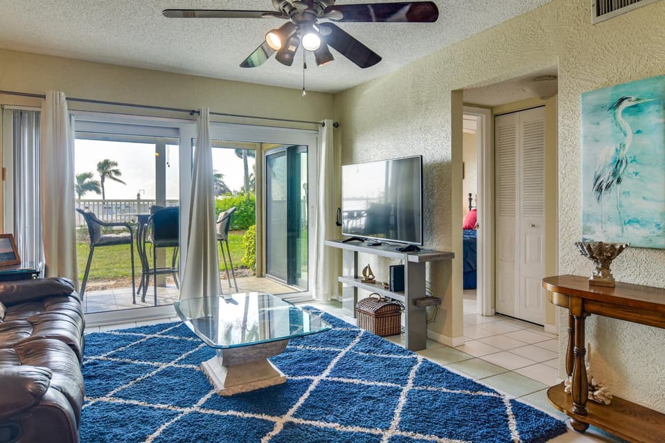 Pool Access! Extended Base 2 Mi to St Pete Beach House in Isla del Sol