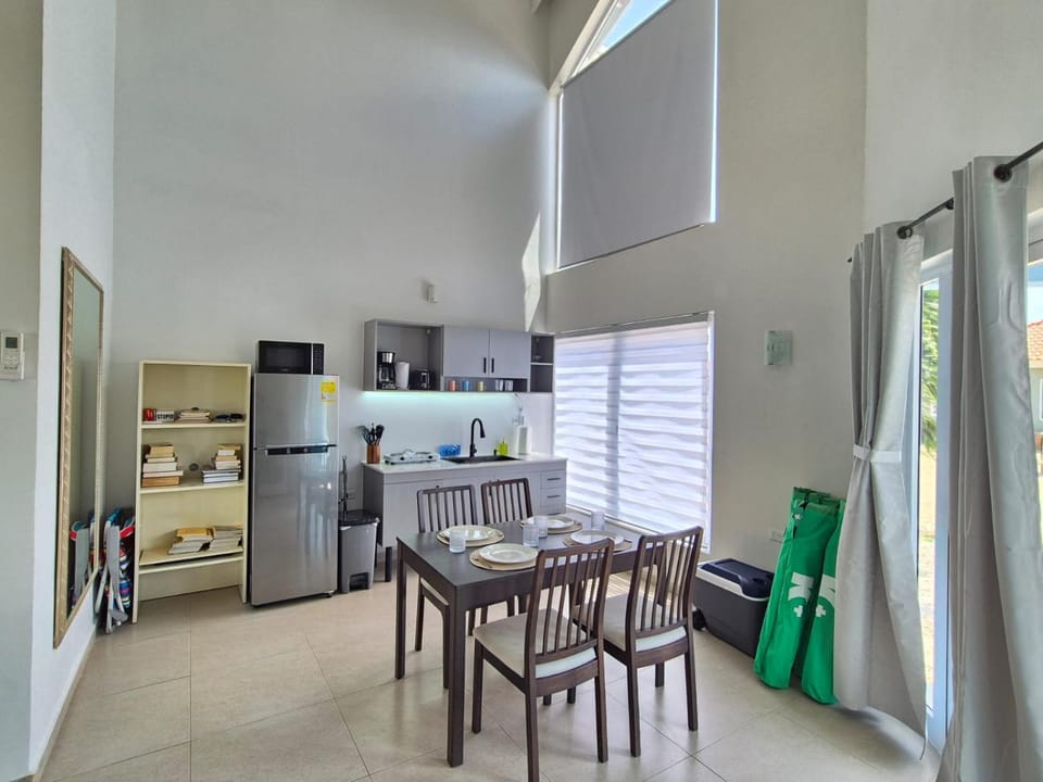 Sirena Azul Getaway APT1 | Studio near Palm Beach Apartment in Noord