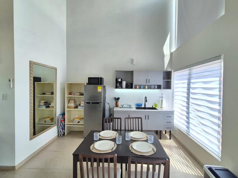 Sirena Azul Getaway APT1 | Studio near Palm Beach Apartment in Noord
