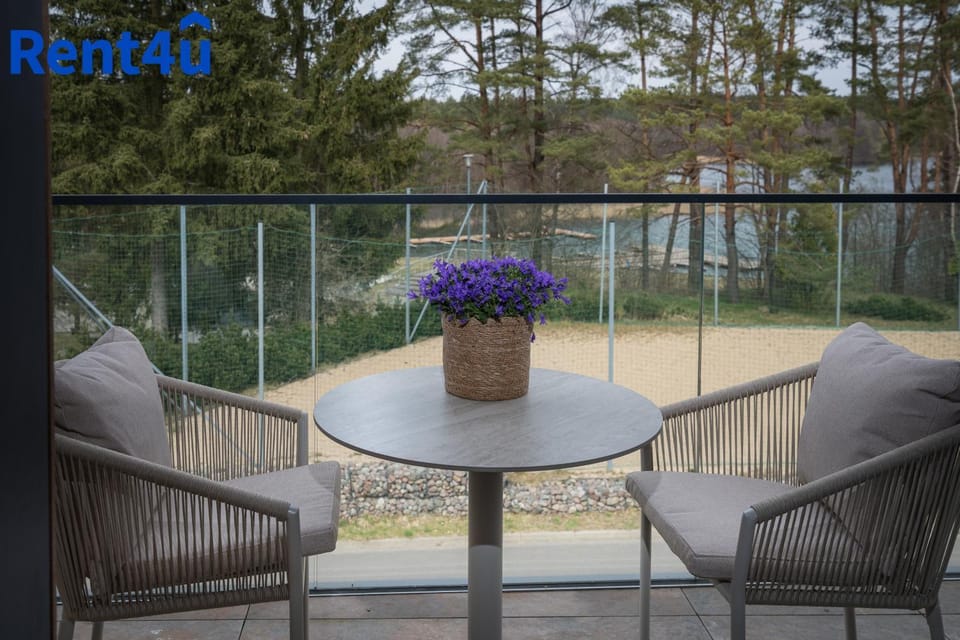 View (from property/room), Balcony/Terrace, Lake view