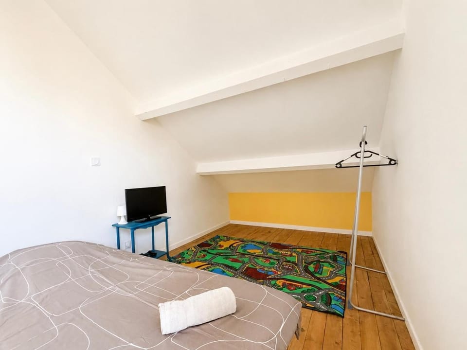 Duplex 1919 - Vintage et Moderne - 5 voyageurs - Stationnement Apartment in Valence