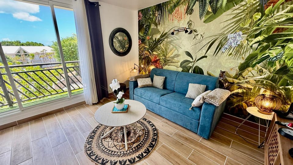 View (from property/room), Balcony/Terrace, Living room