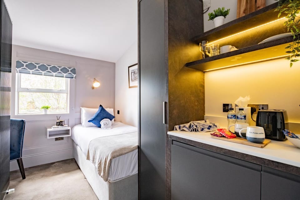 Bed, Bedroom, wardrobe