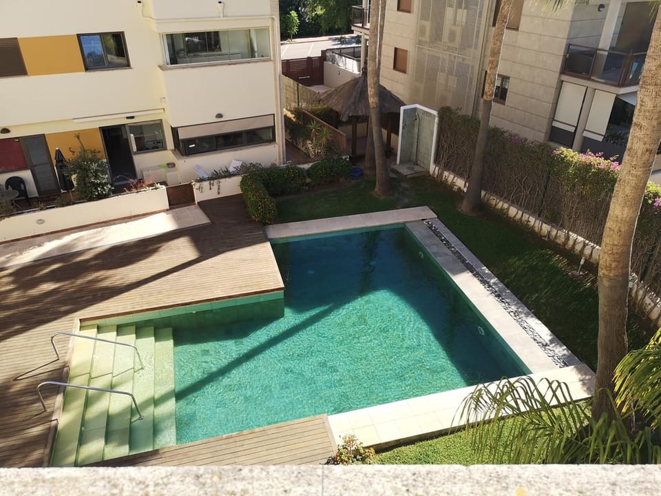Swimming pool, Swimming pool