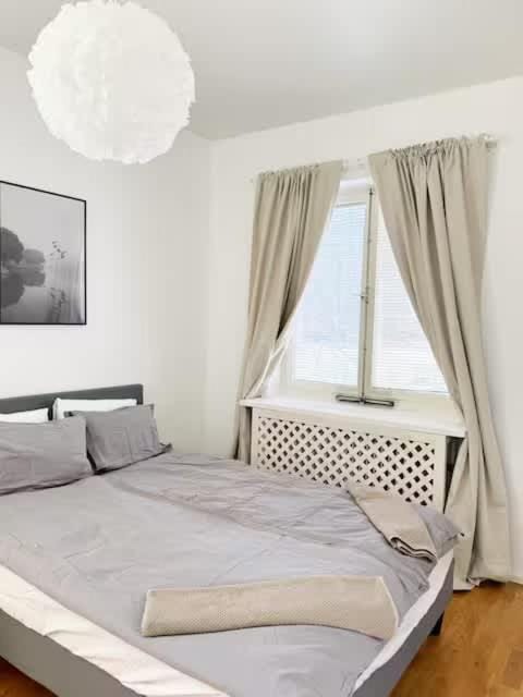 Quiet 1BR Apartment with Balcony 20min to City Apartment in Stockholm
