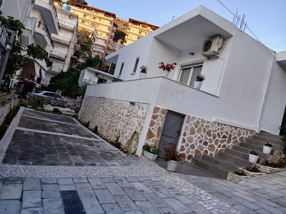 H&H Villa Saranda Apartment in Sarandë