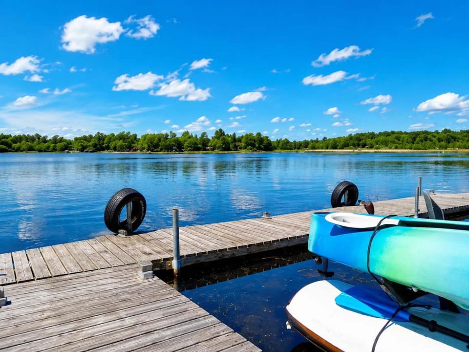 Loft Guest House with Dock & River Views Apartment in Park Rapids
