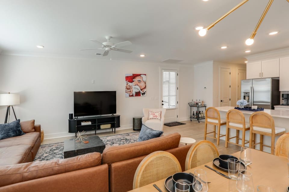 2 Mi to Dtwn! Newly Built Oxford Retreat w/ Porch House in Oxford