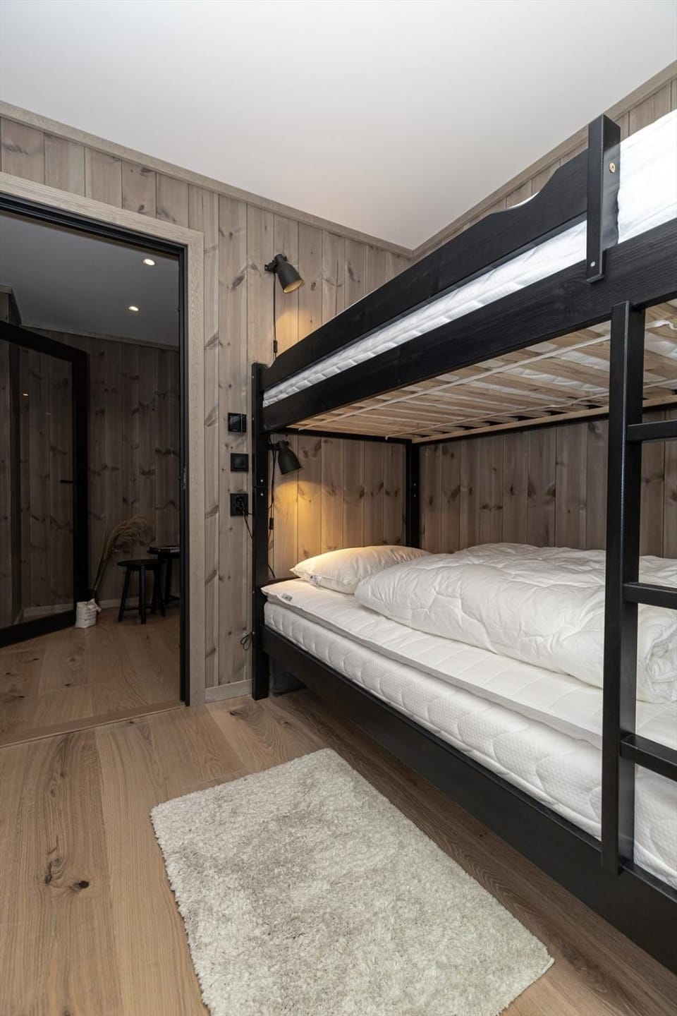 Bedroom, bunk bed