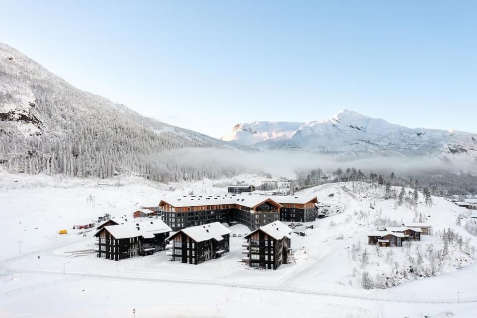 Property building, Day, Natural landscape, Winter, Mountain view