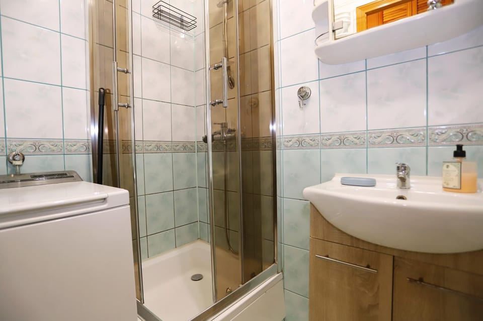 Shower, Toilet, Bathroom, washing machine, washing machine