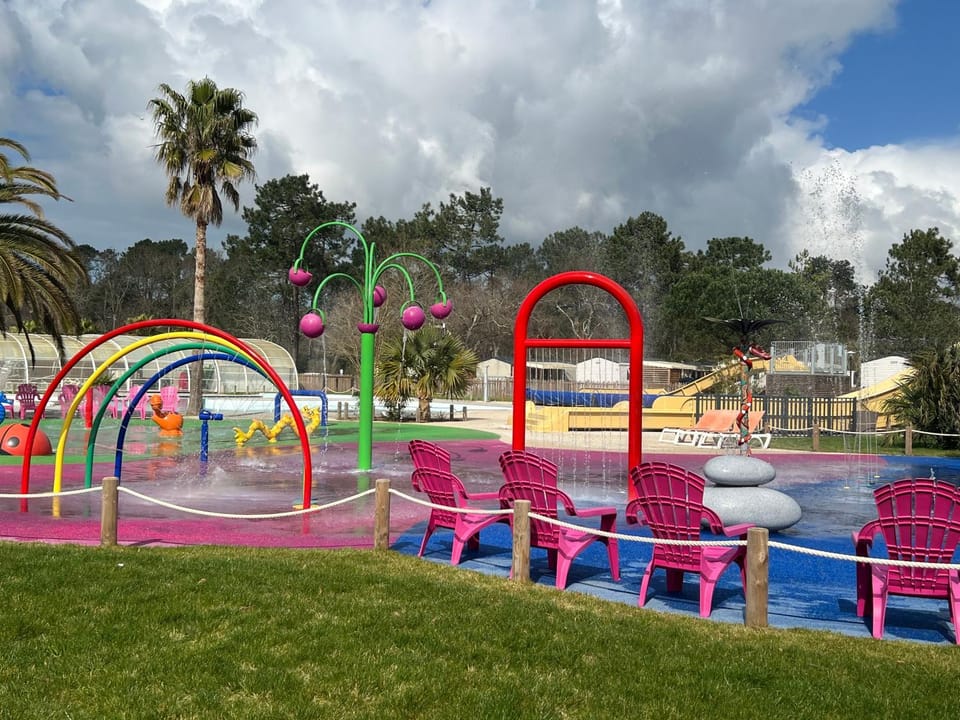 Mobilhome tout confort au Camping Les Viviers Campground/ 
RV Resort in Lege-Cap-Ferret