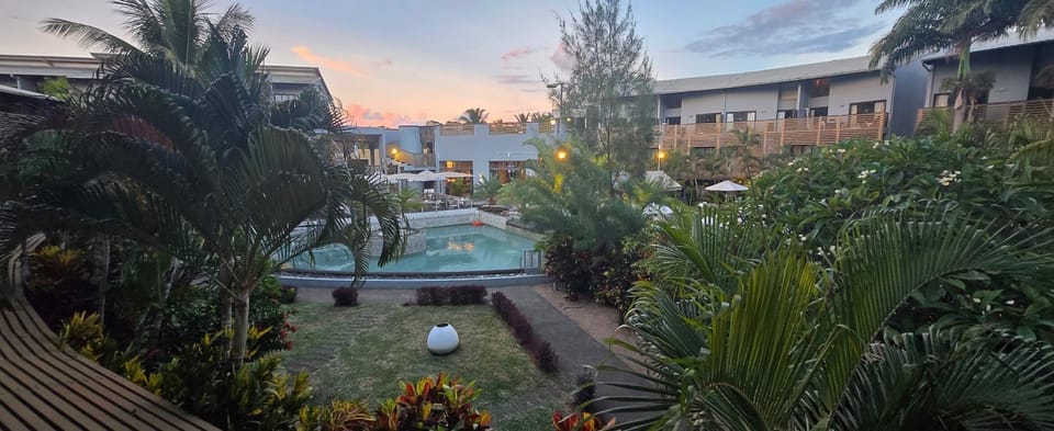 Restaurant/places to eat, Swimming pool