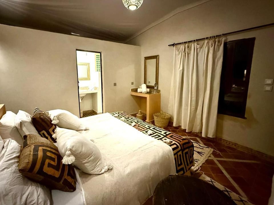 Desert Camp Luxury tent in Morocco