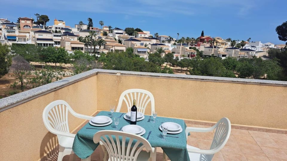 Property building, Day, Solarium, View (from property/room), Balcony/Terrace, City view